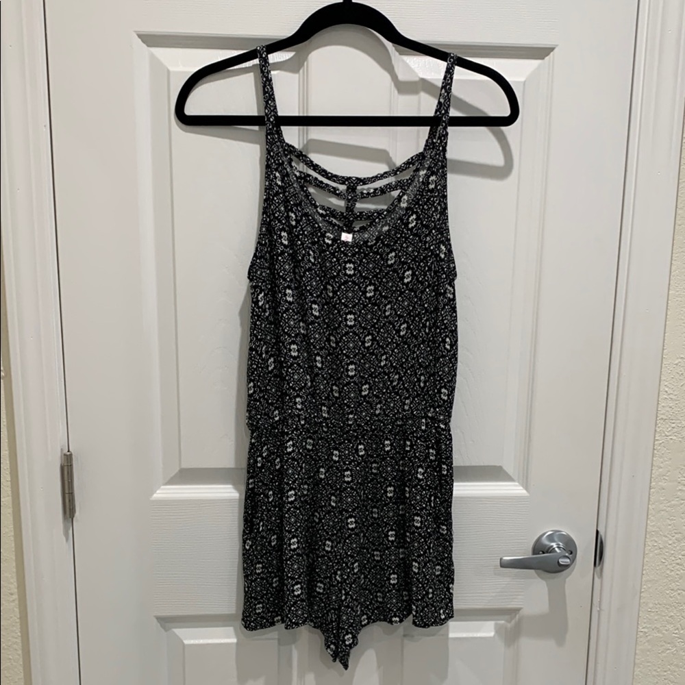 💥3 for $10💥 Xhilaration Rayon Romper